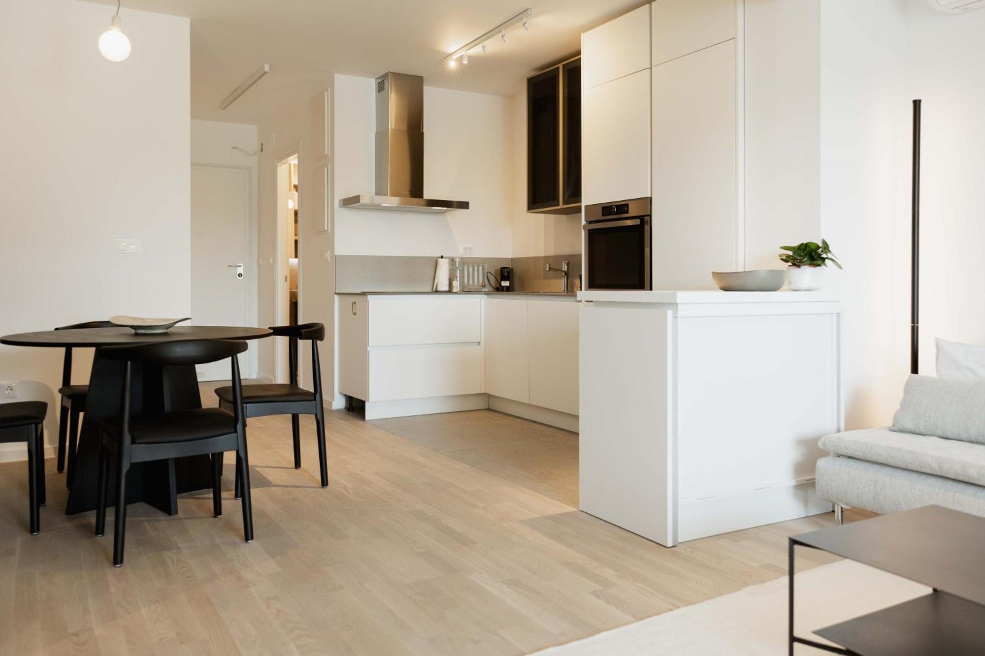 Minimalist Haven With Balcony And Garage Parking Place Spalato