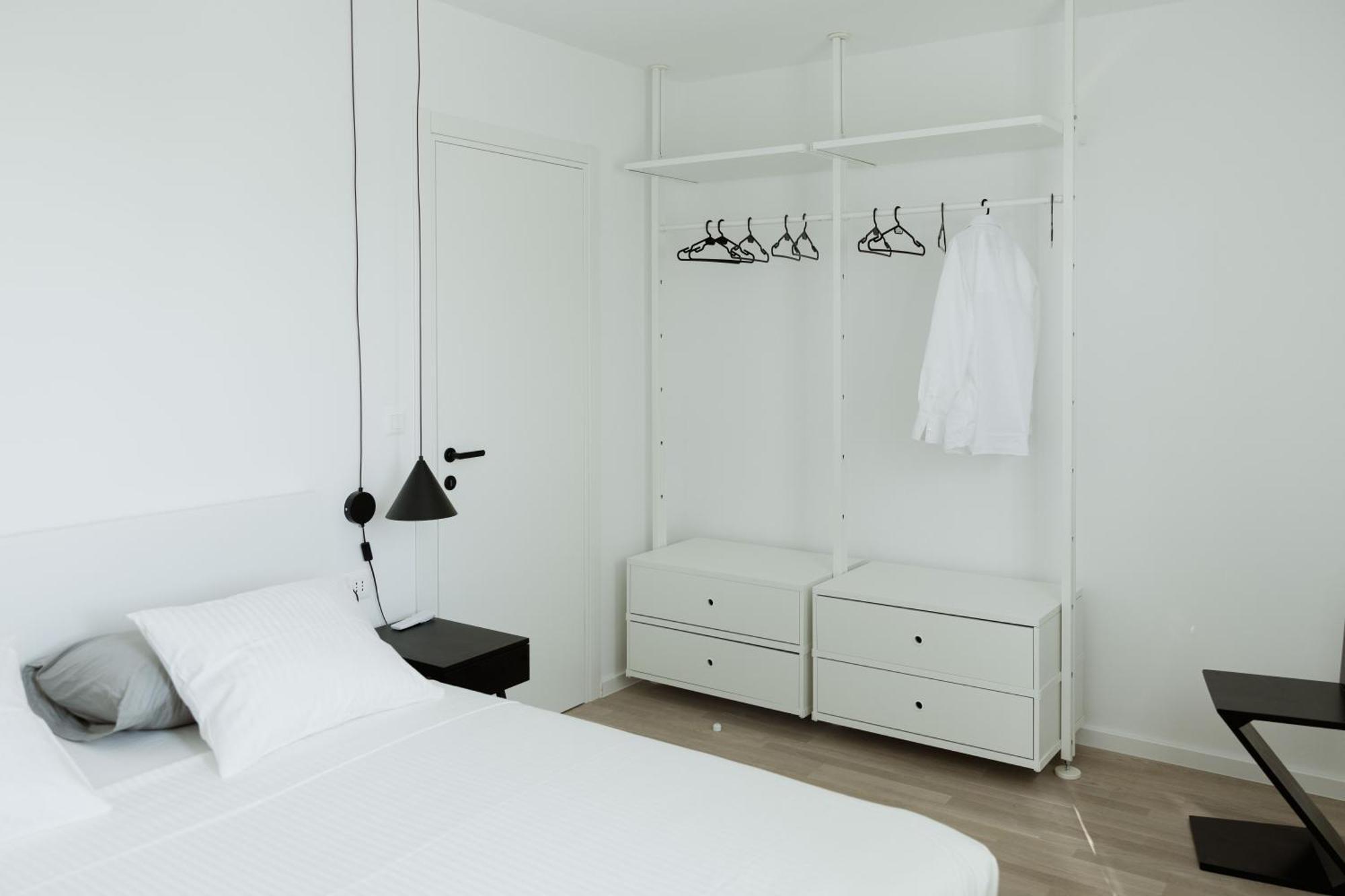 Minimalist Haven With Balcony And Garage Parking Place * Spalato