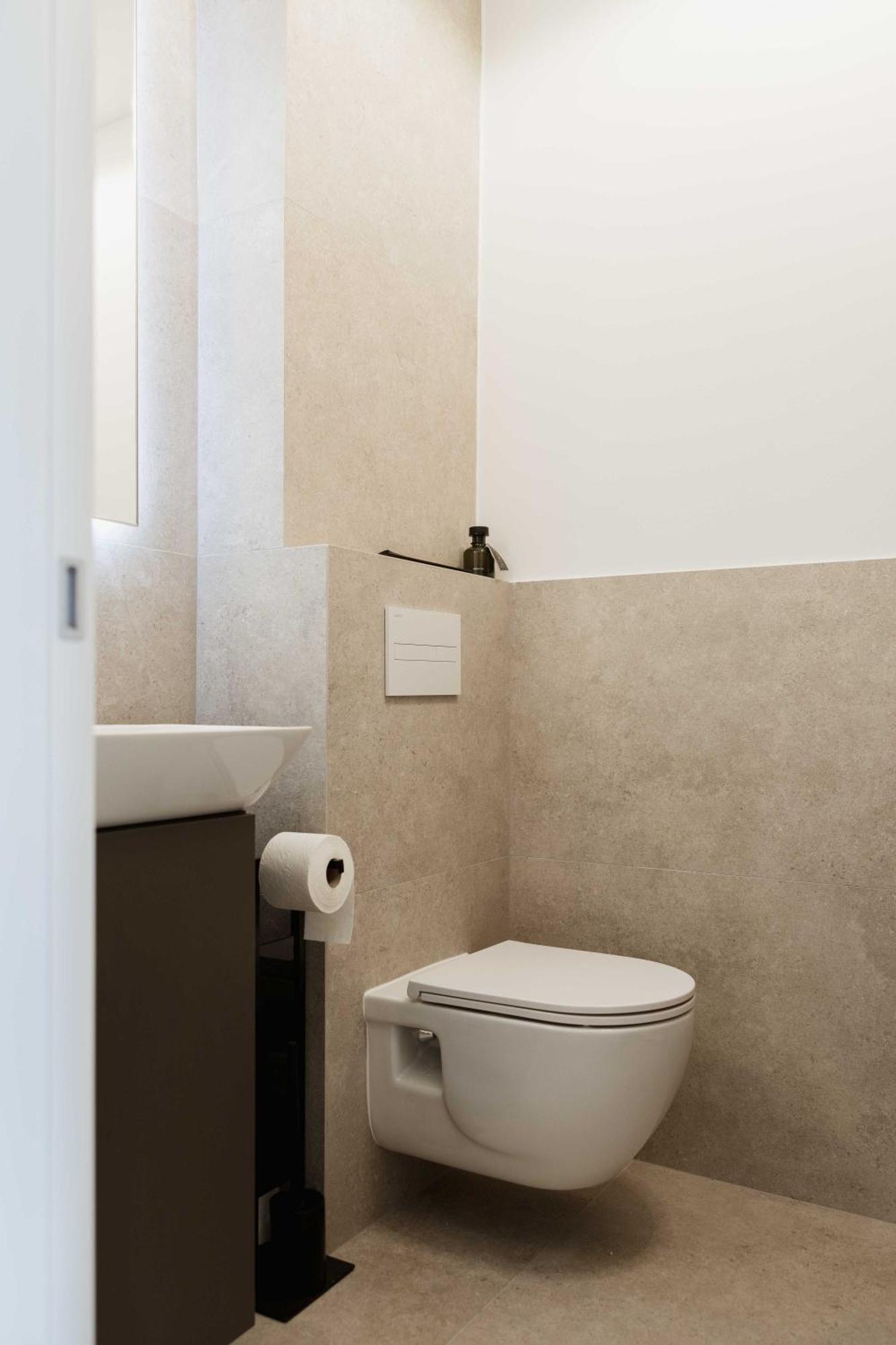 Minimalist Haven With Balcony And Garage Parking Place Appartamento Spalato