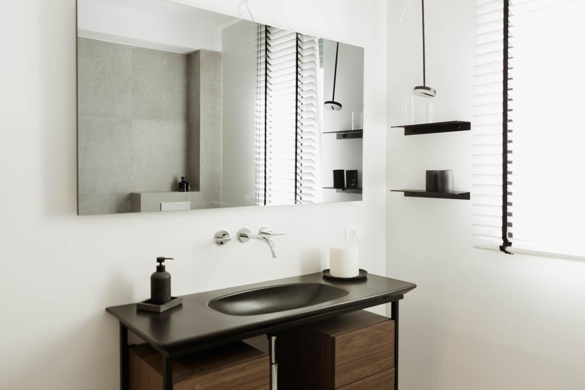 Appartamento Minimalist Haven With Balcony And Garage Parking Place Spalato