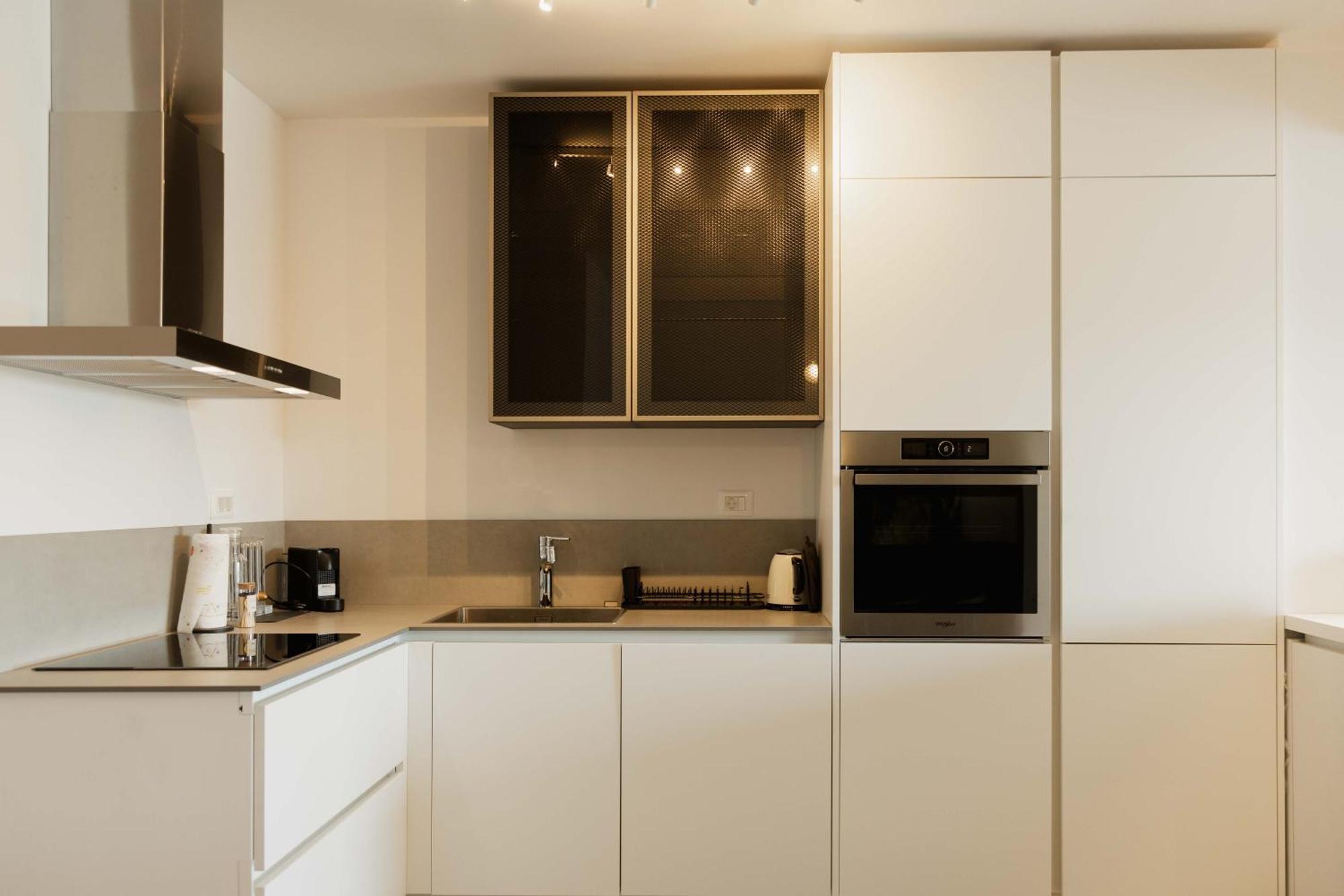 Appartamento Minimalist Haven With Balcony And Garage Parking Place *